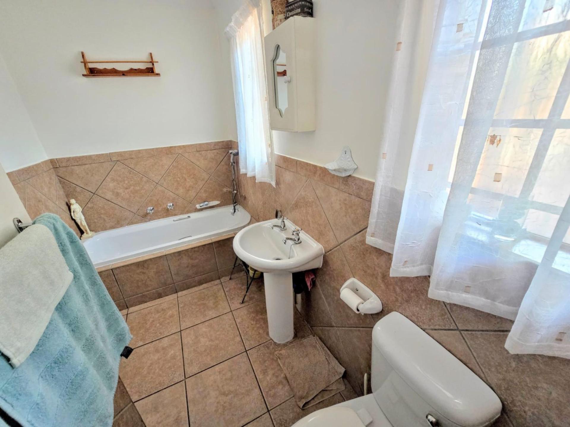  of property in Magalieskruin