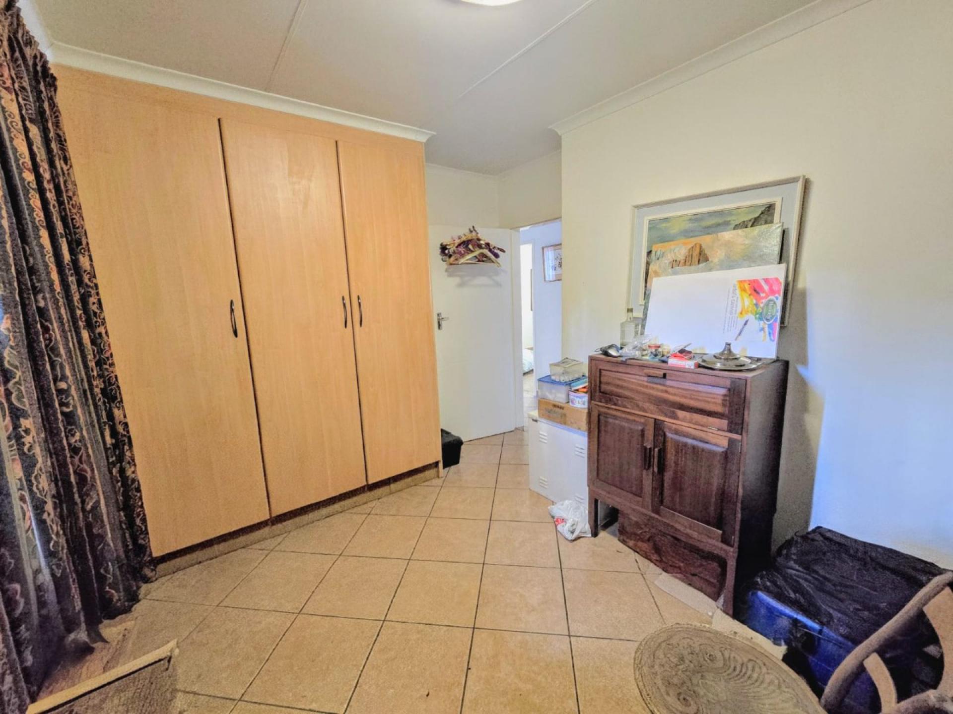  of property in Magalieskruin