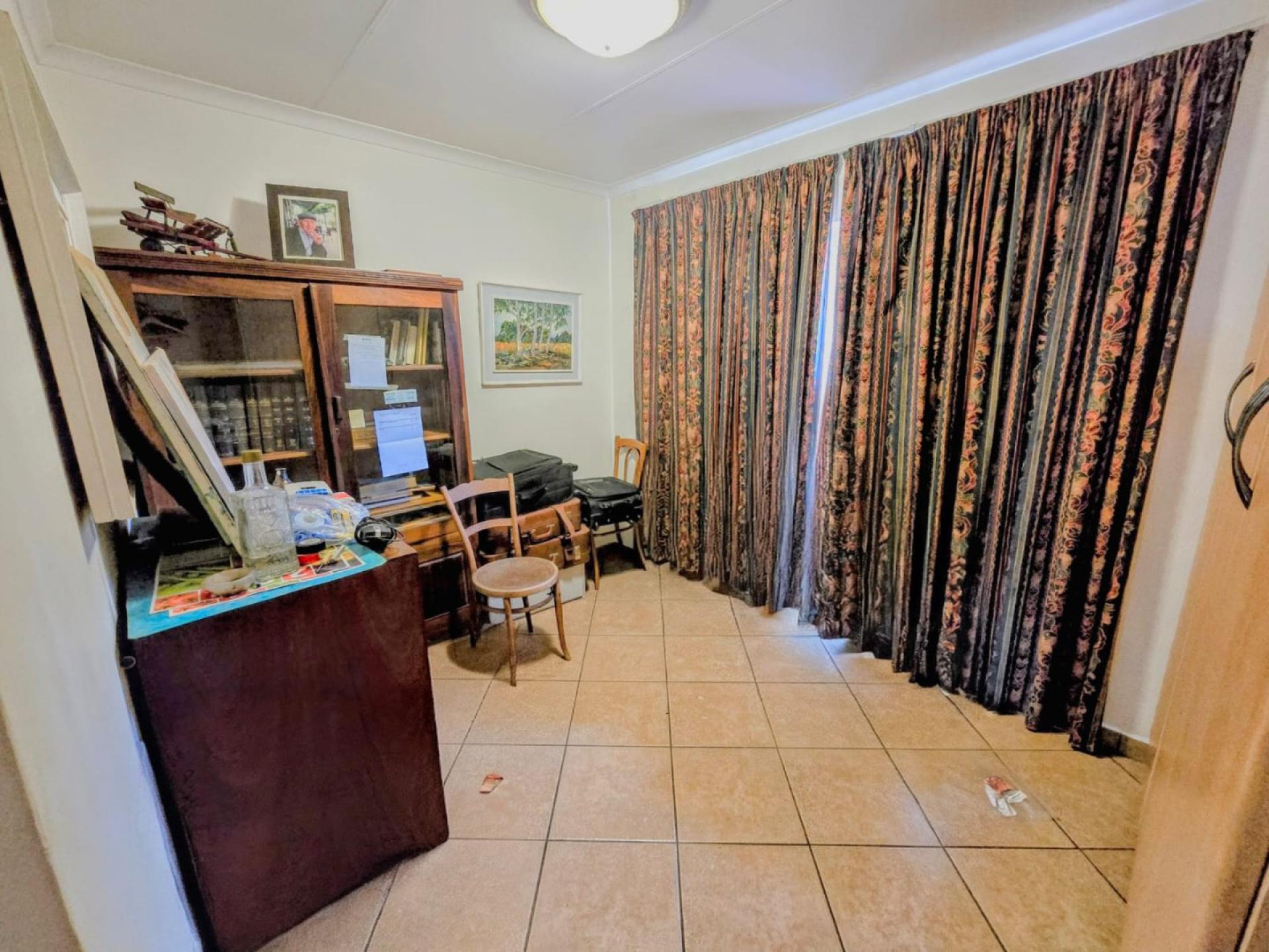  of property in Magalieskruin