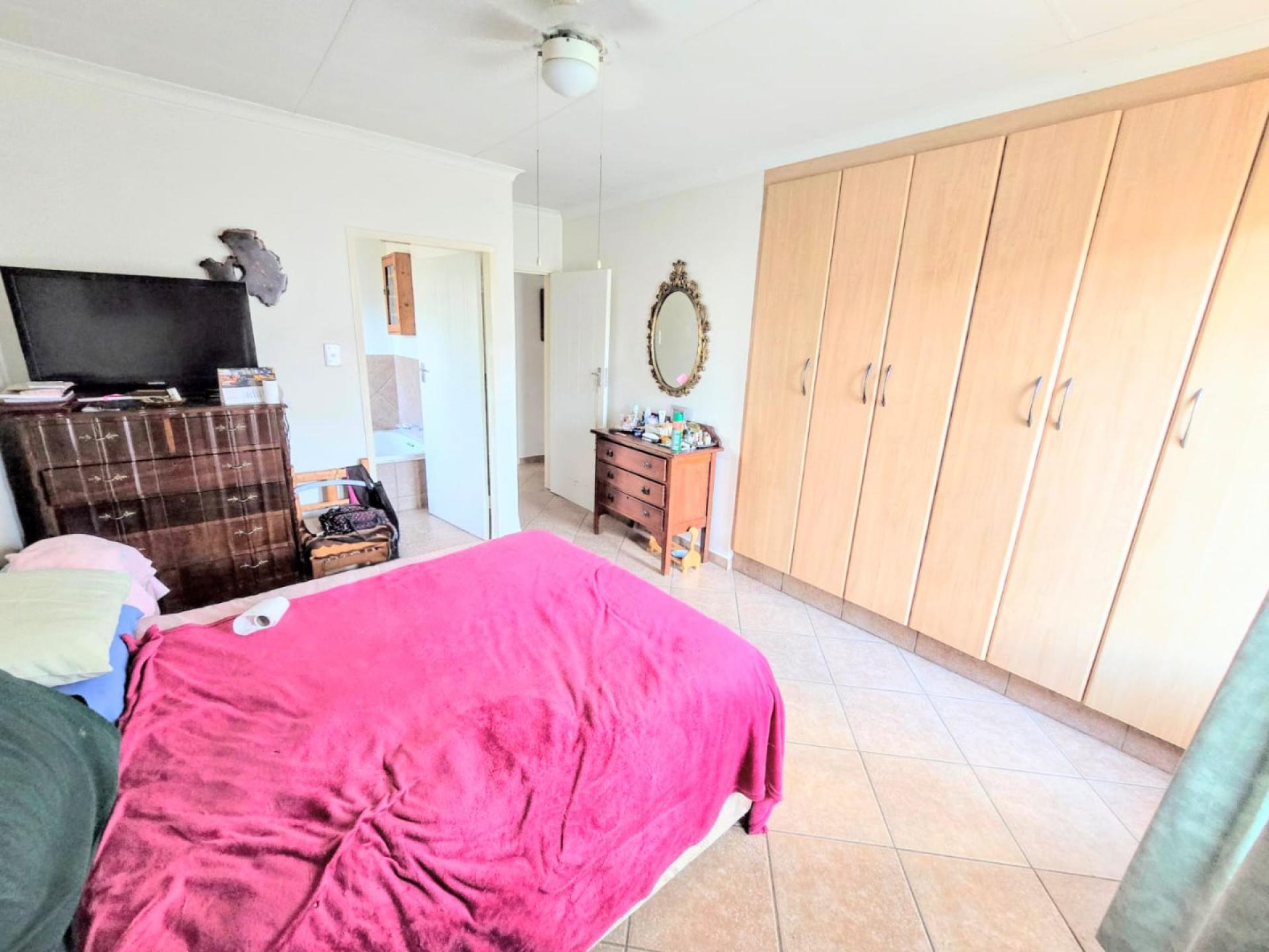  of property in Magalieskruin