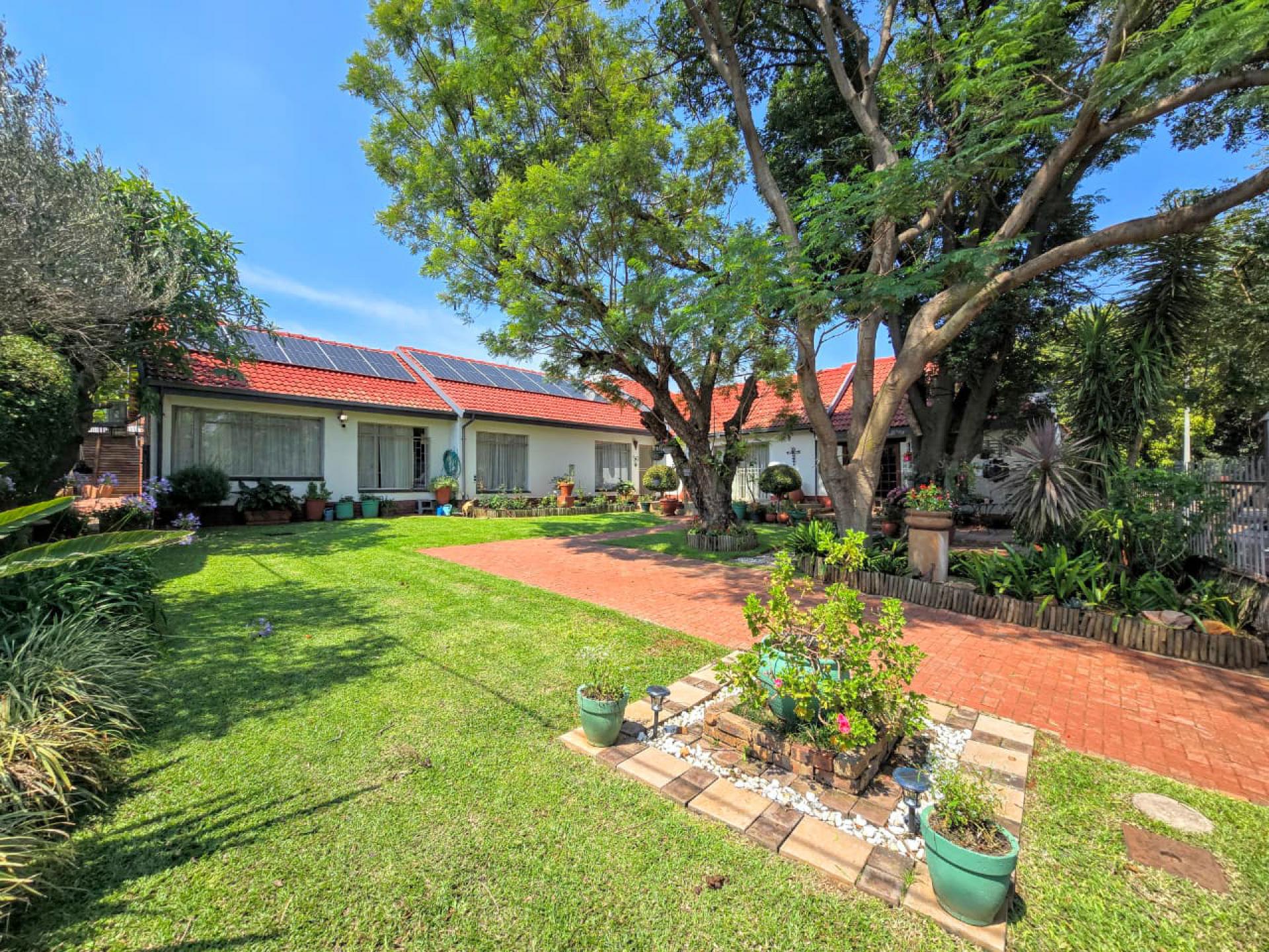  of property in Magalieskruin