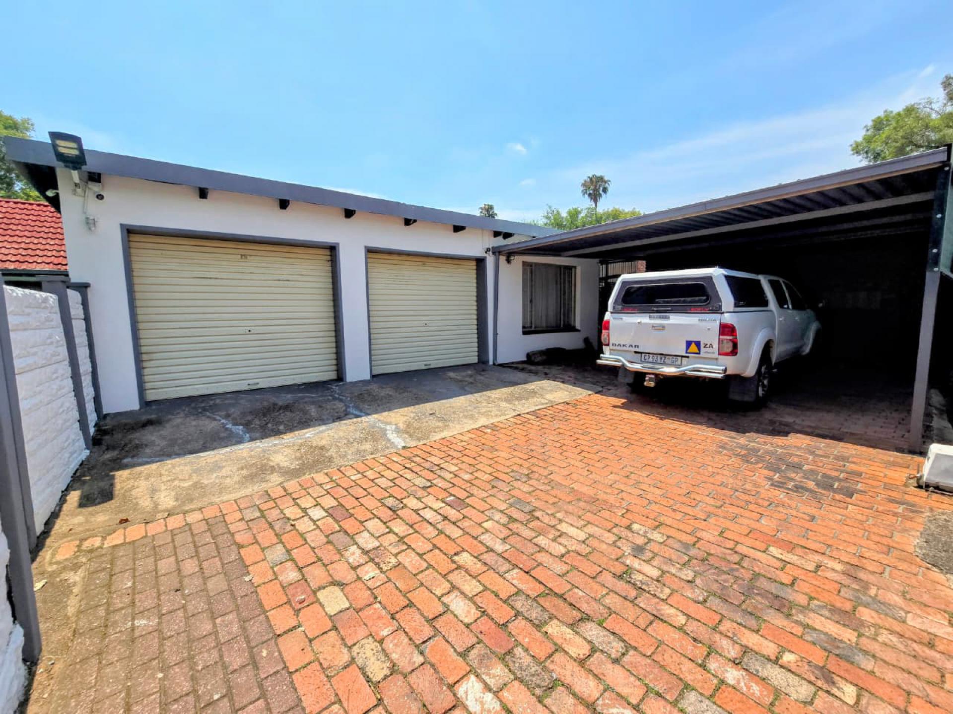  of property in Magalieskruin