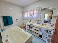  of property in Magalieskruin