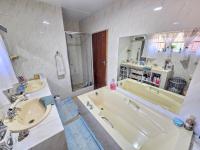  of property in Magalieskruin