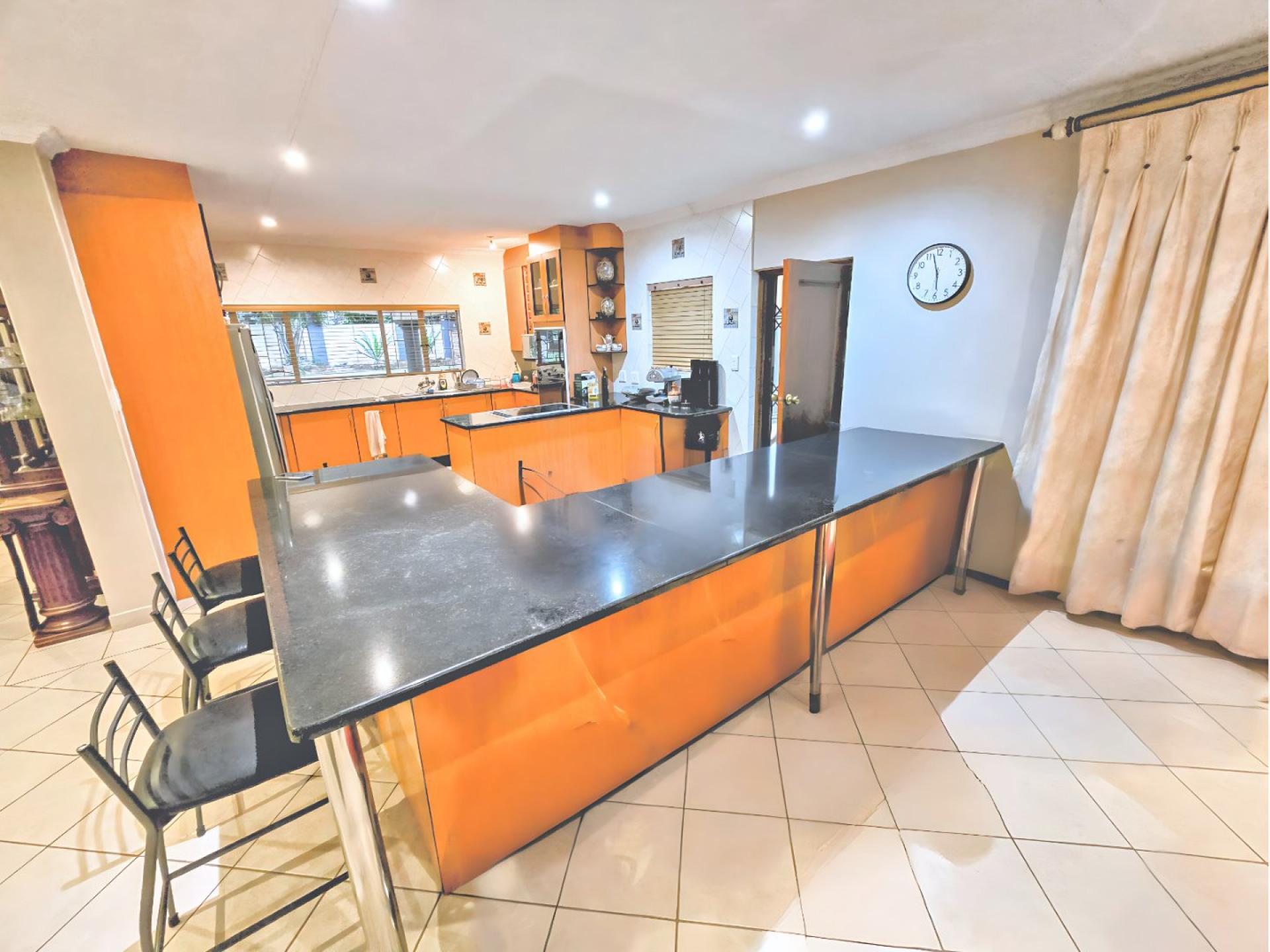  of property in Magalieskruin