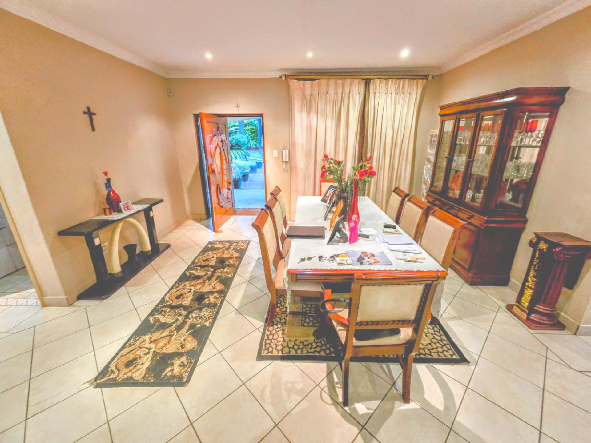  of property in Magalieskruin