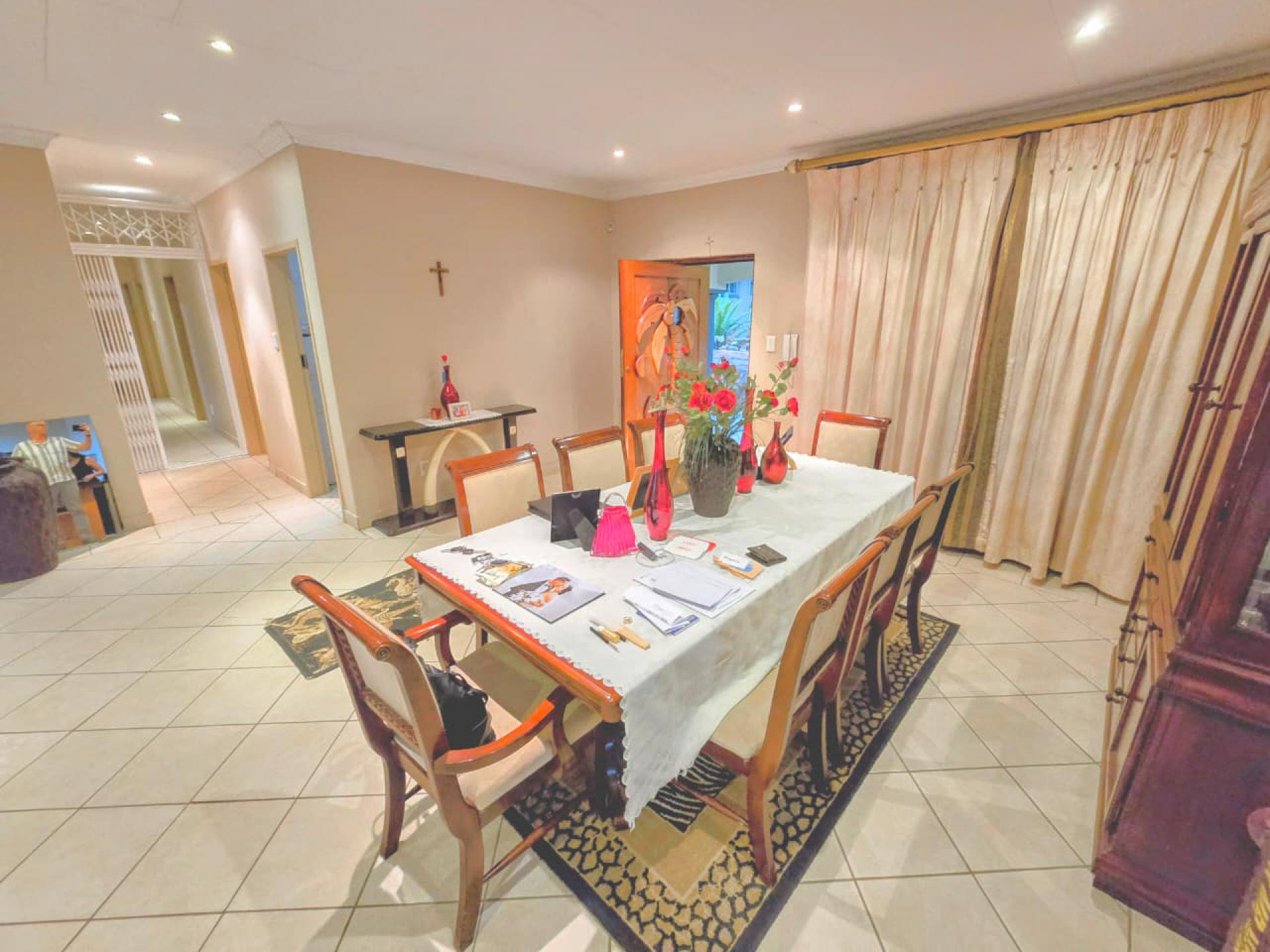  of property in Magalieskruin