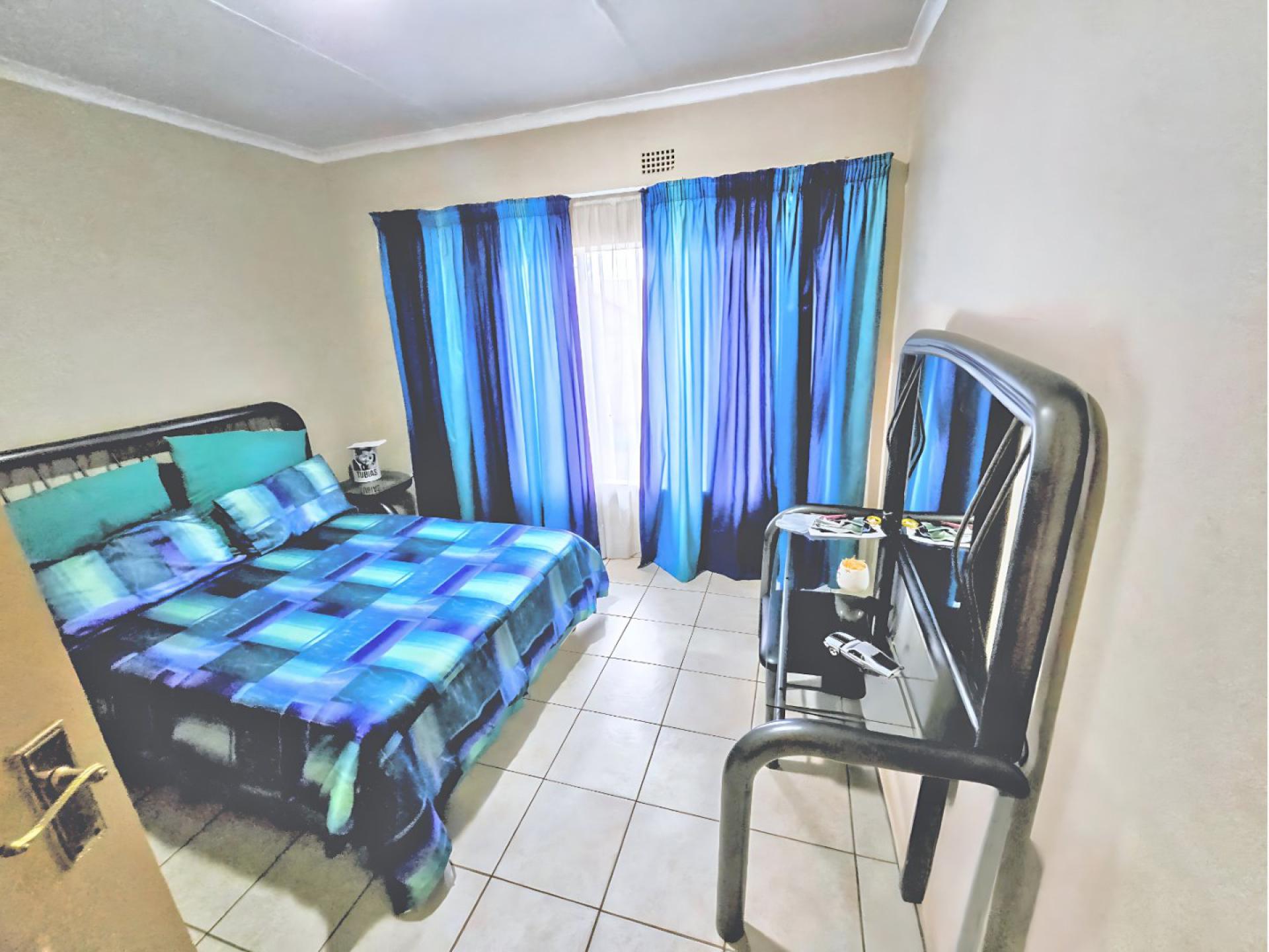  of property in Magalieskruin