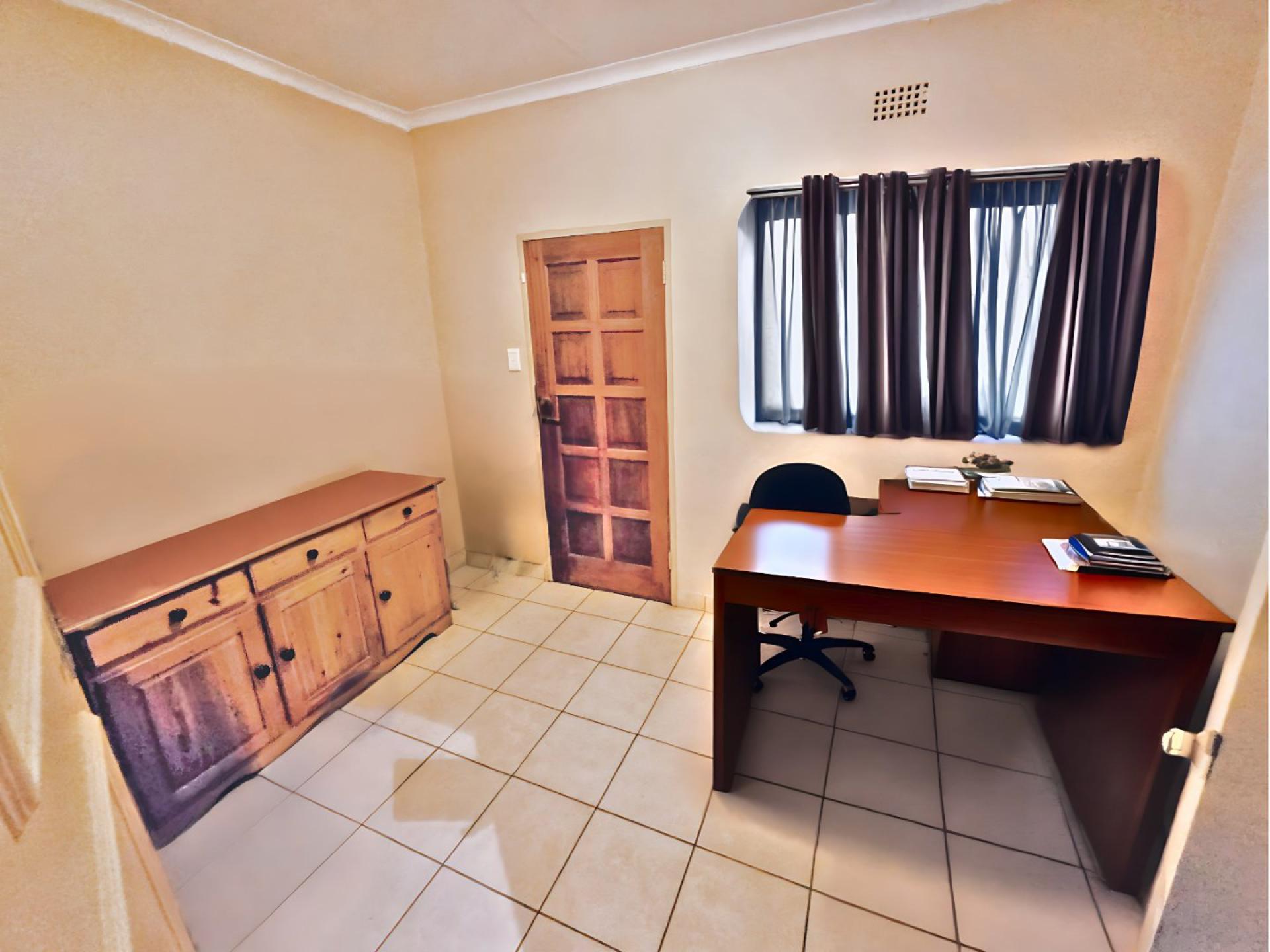  of property in Magalieskruin