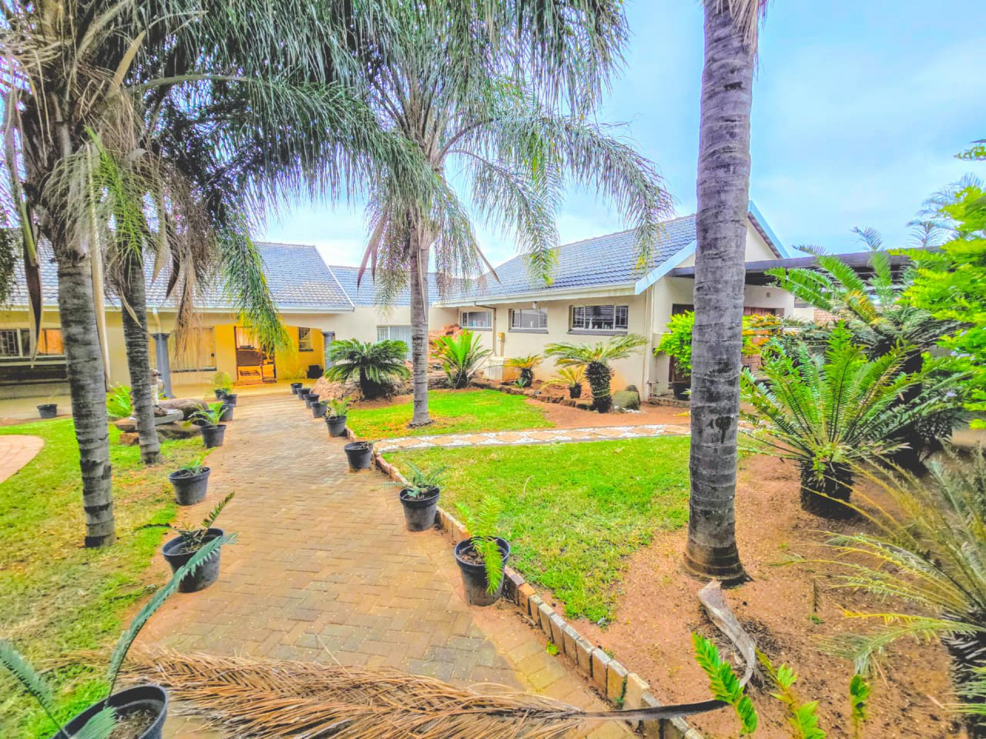  of property in Magalieskruin