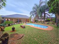  of property in Magalieskruin