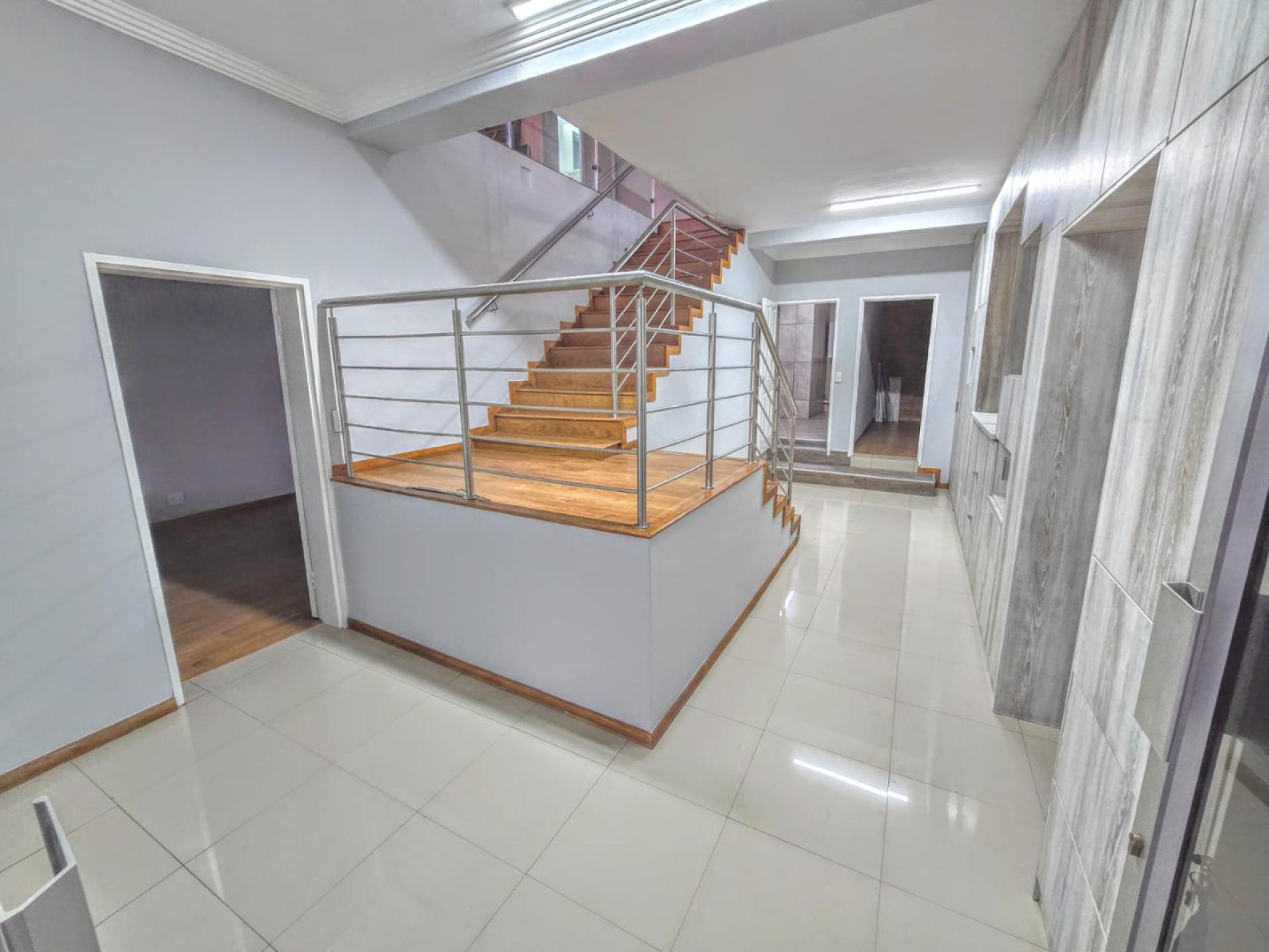  of property in Magalieskruin