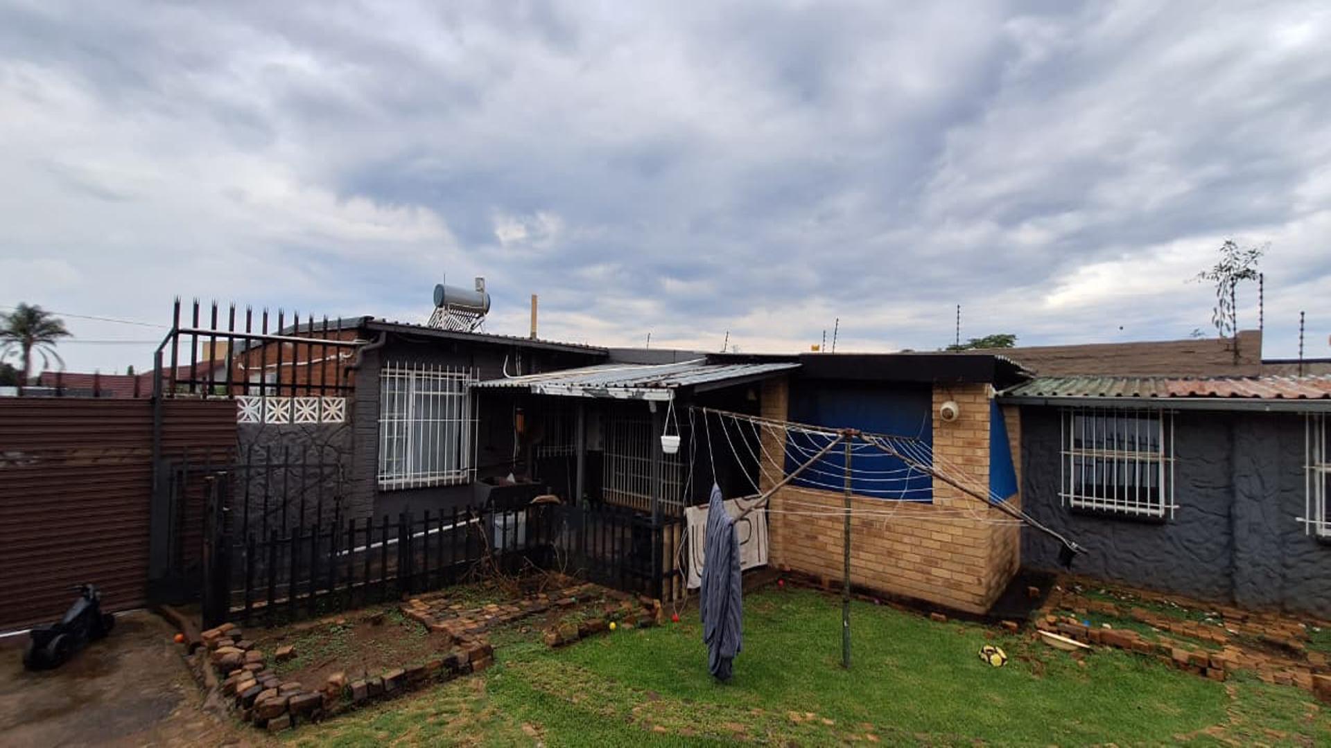 Front View of property in Claremont - JHB