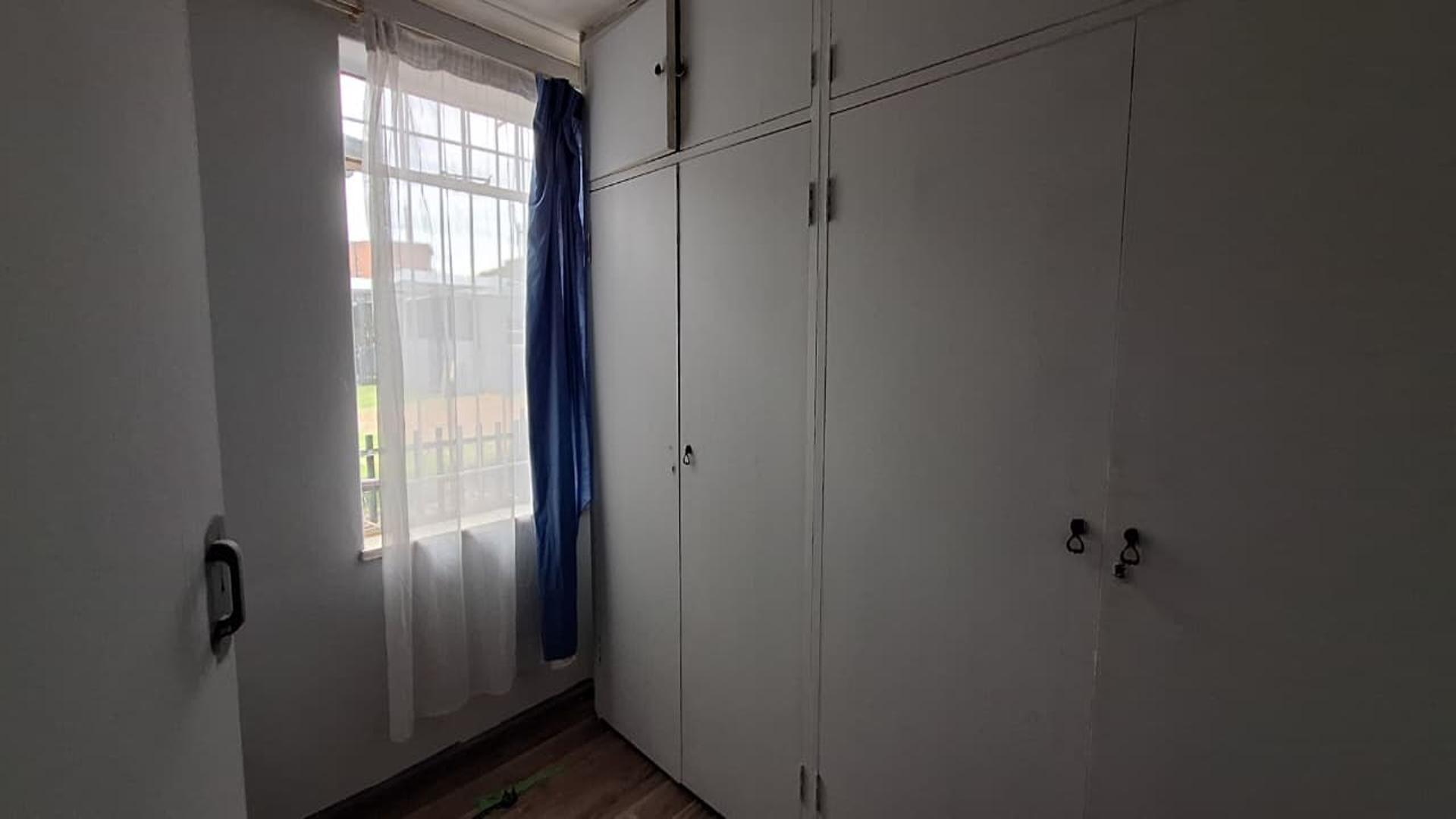 Spaces - 56 square meters of property in Claremont - JHB