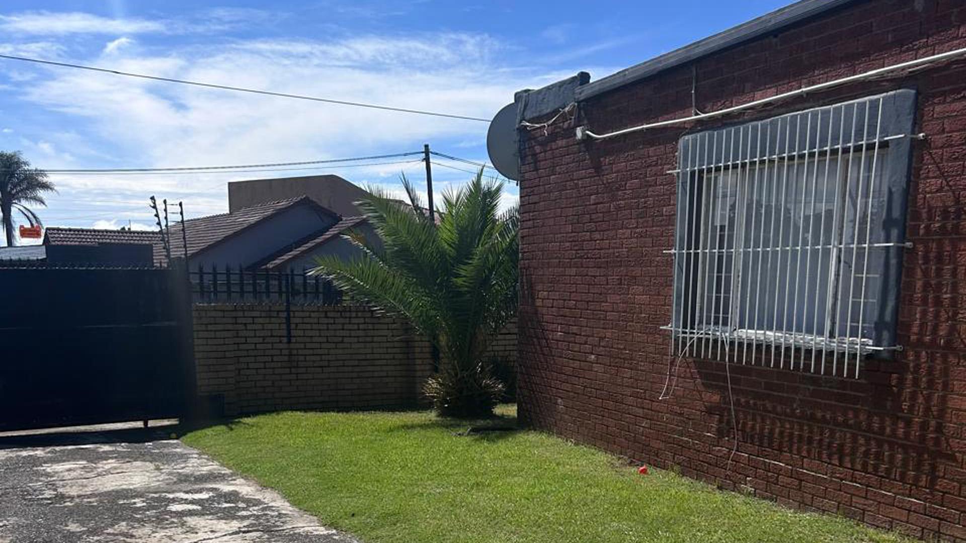 Front View of property in Claremont - JHB