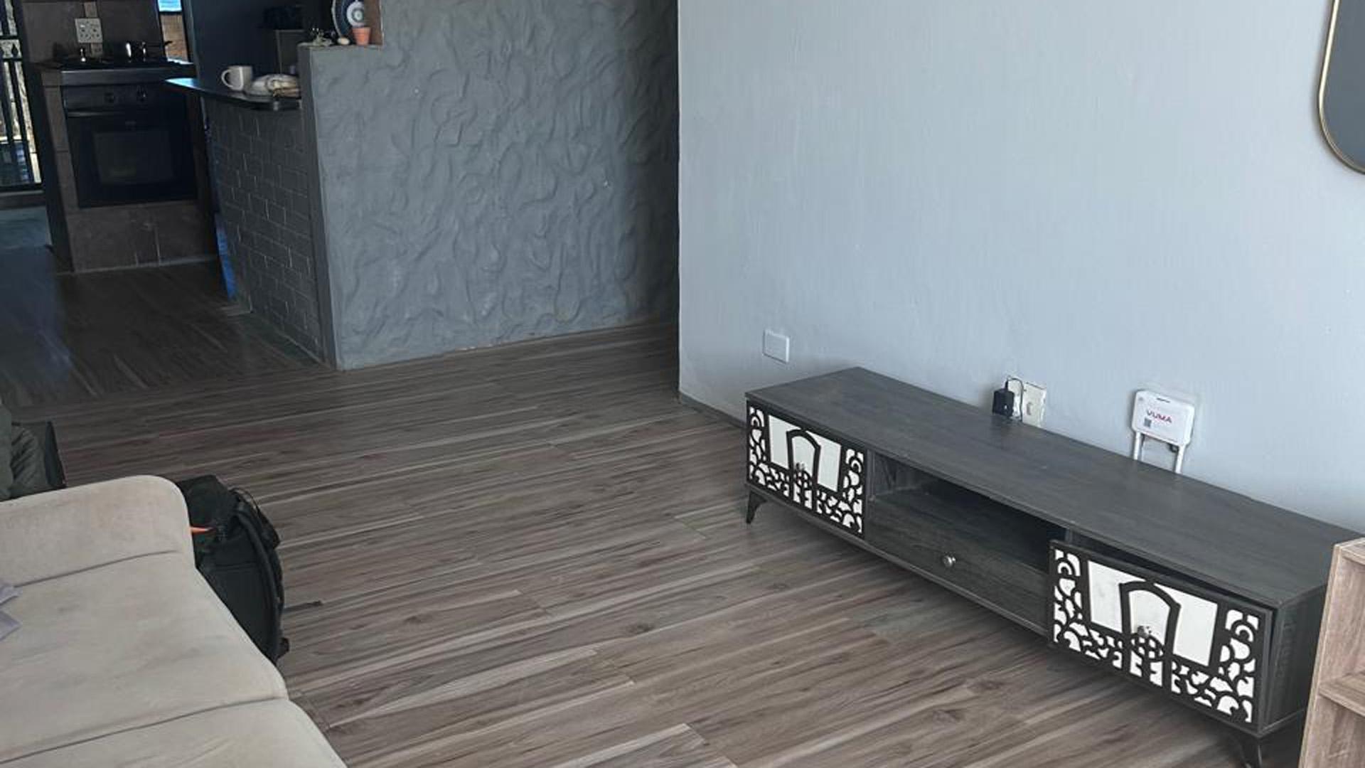 Lounges - 30 square meters of property in Claremont - JHB