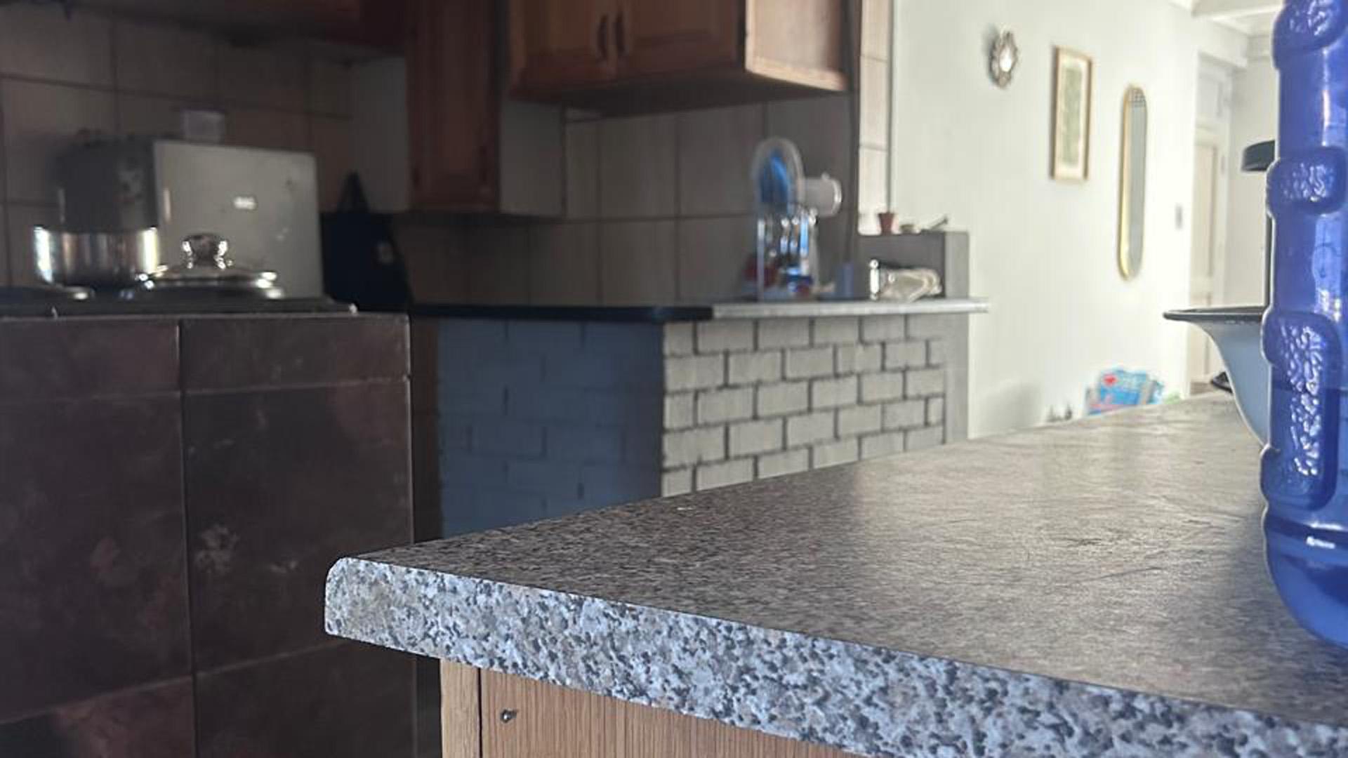 Kitchen - 16 square meters of property in Claremont - JHB