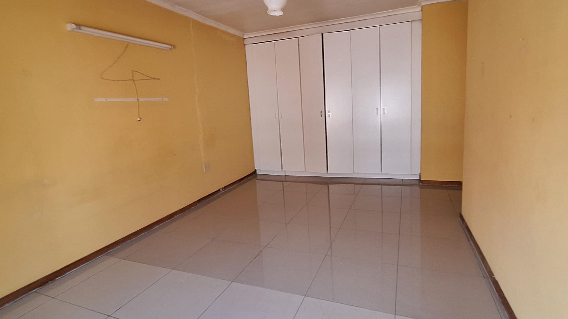 Bed Room 3 of property in Standerton