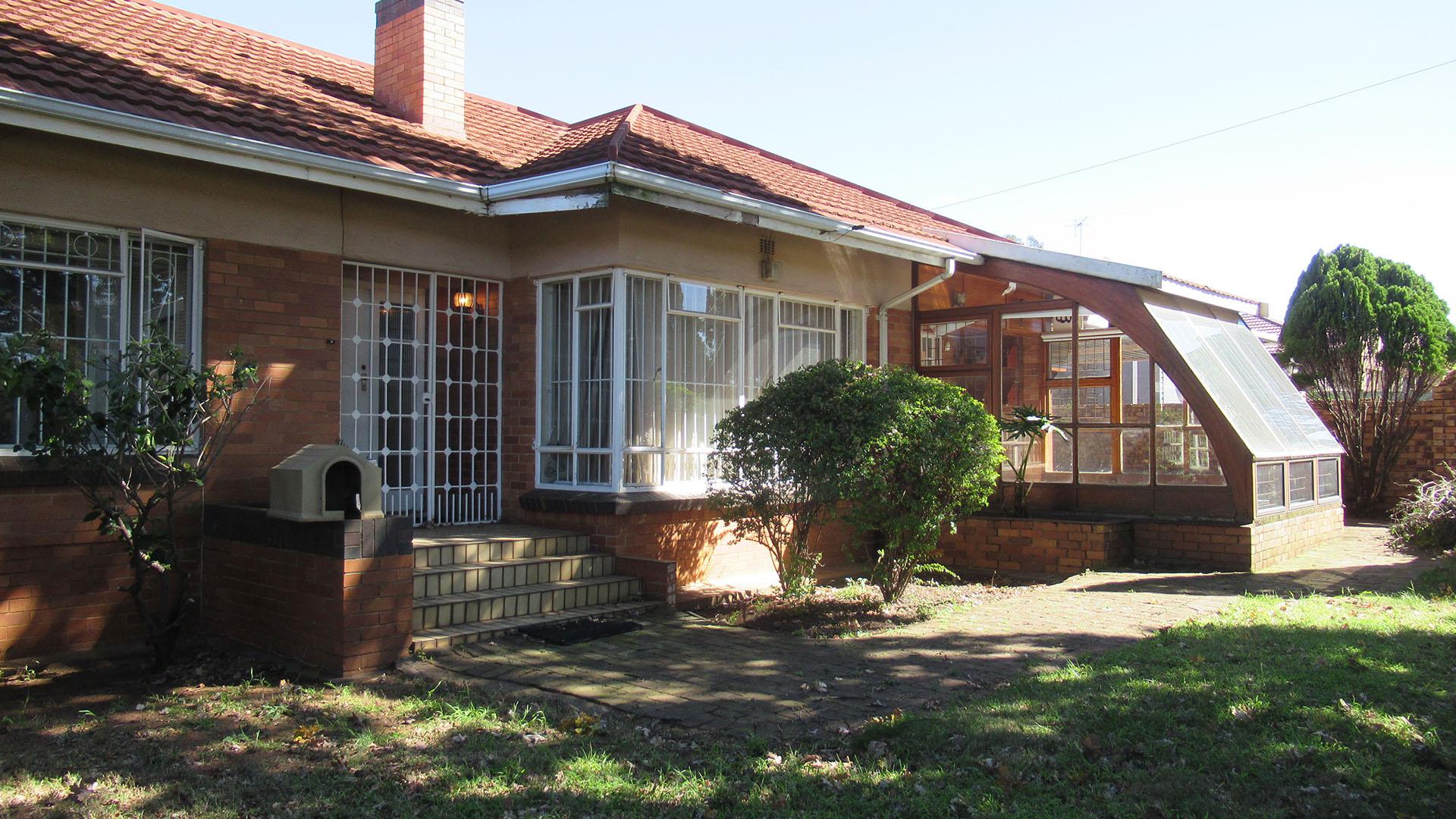 Front View of property in Discovery