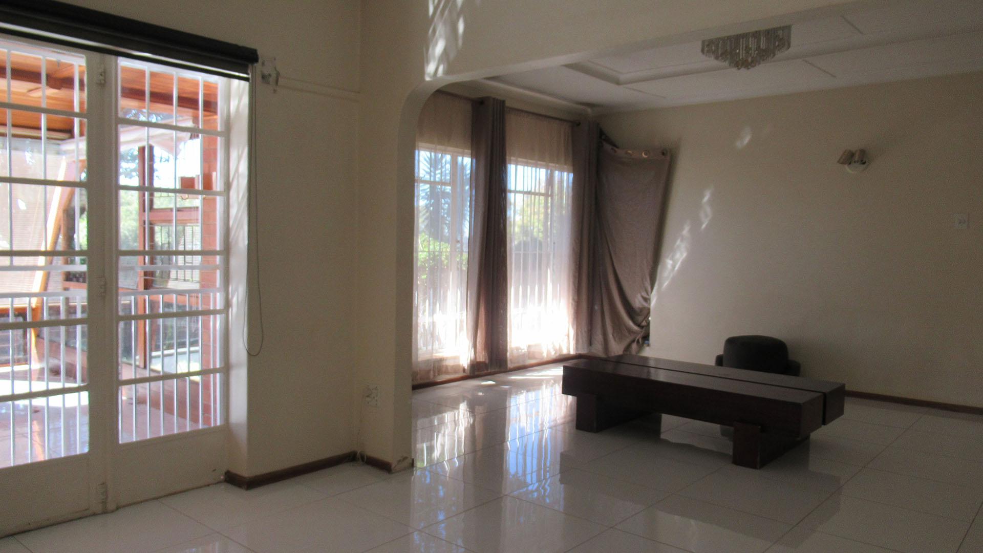 Dining Room - 15 square meters of property in Discovery