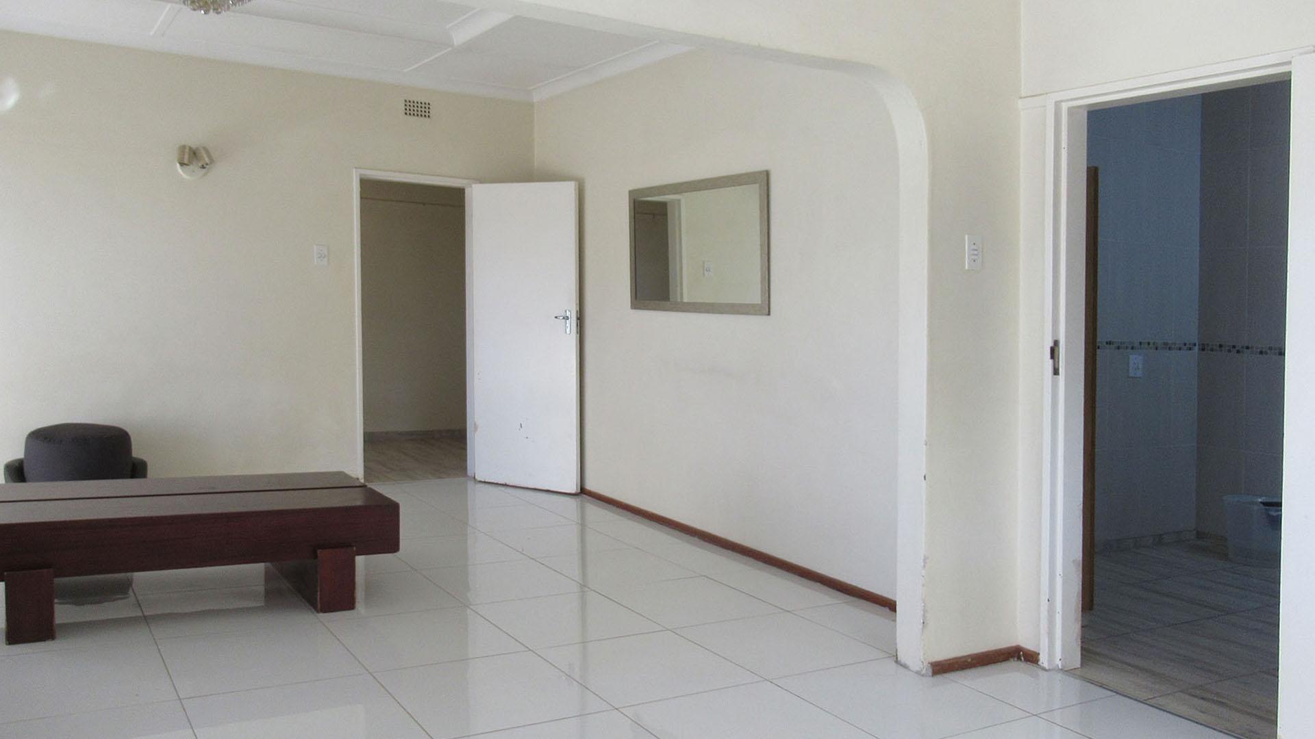 Dining Room - 15 square meters of property in Discovery