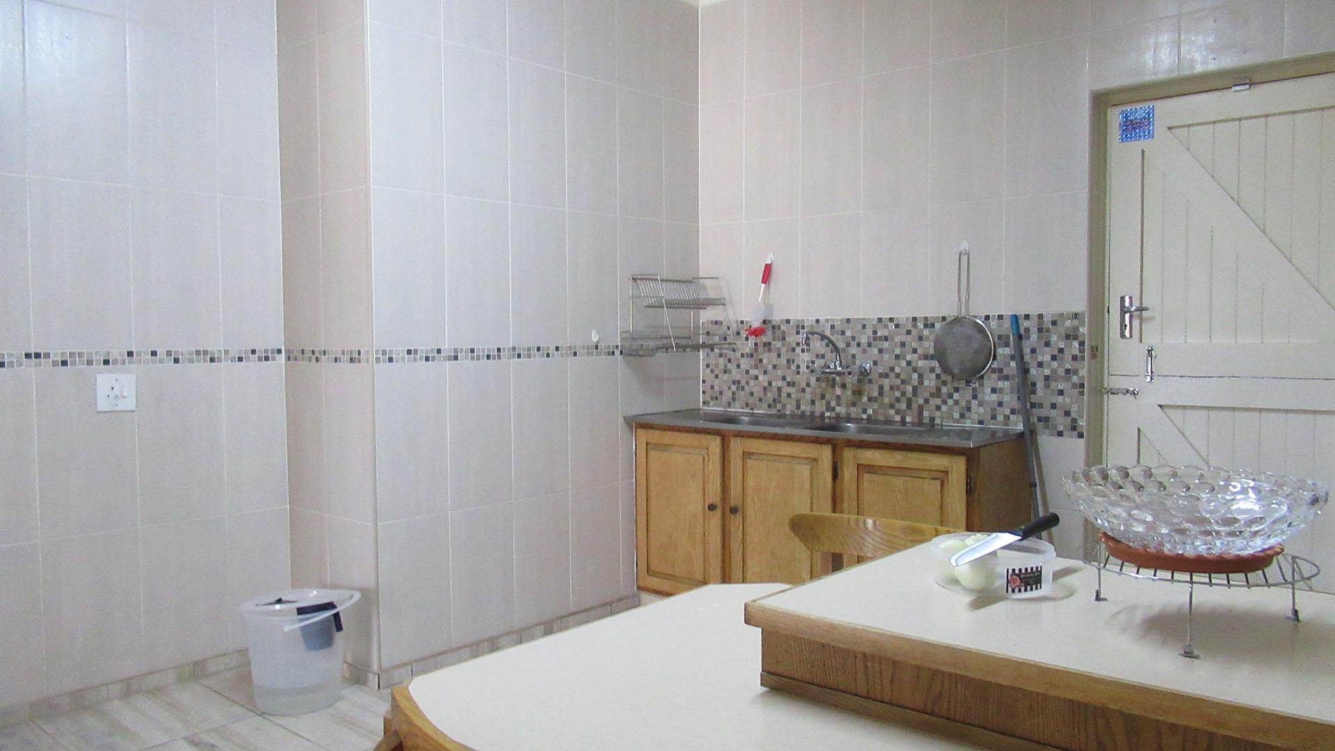 Kitchen - 20 square meters of property in Discovery