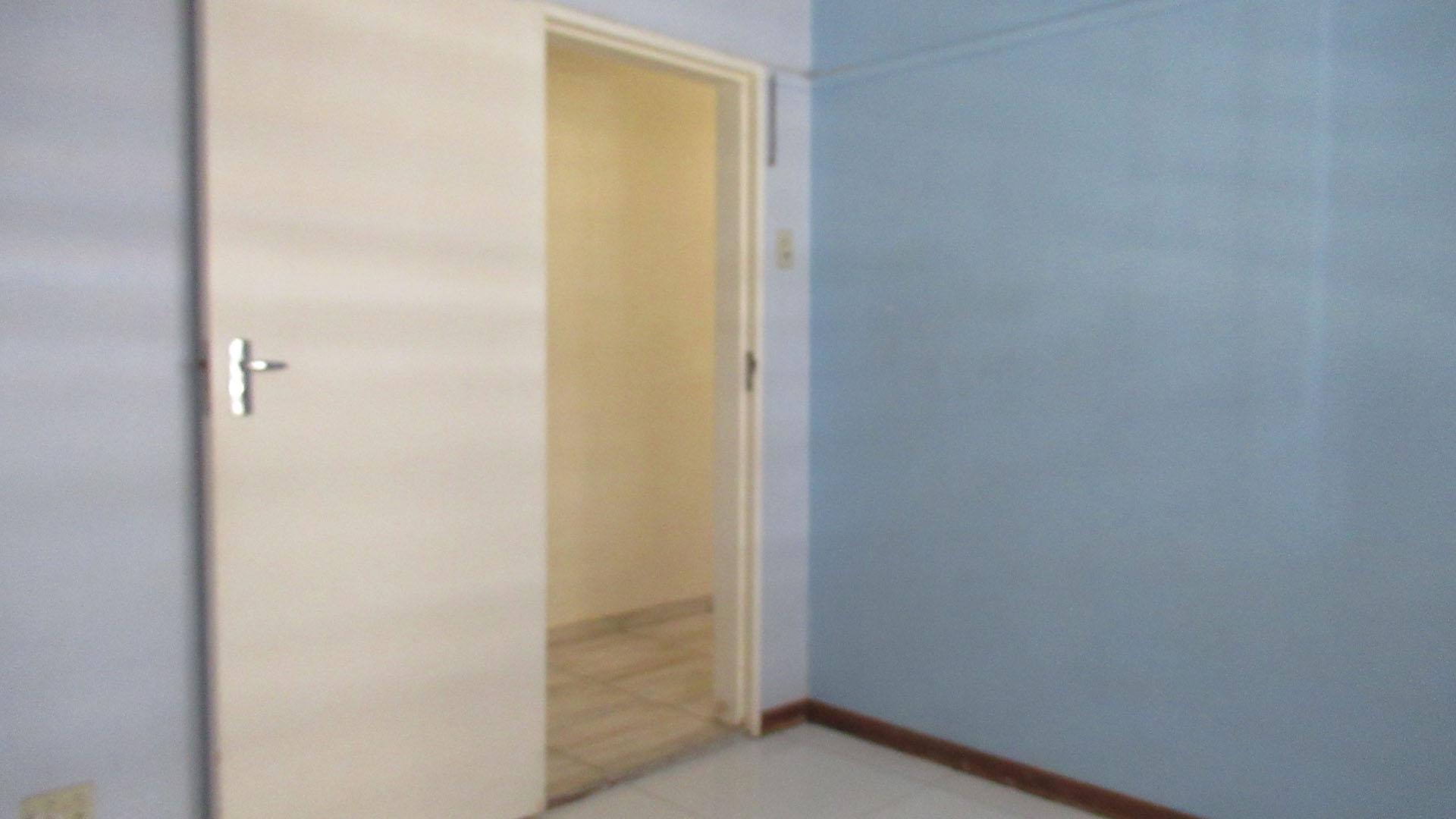 Bed Room 2 - 11 square meters of property in Discovery