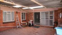 Braai Area - 35 square meters of property in Discovery