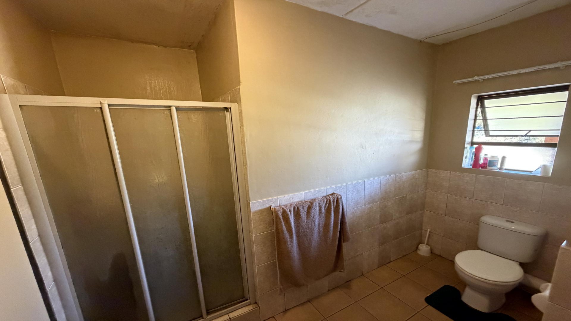 Bathroom 1 of property in Potchefstroom