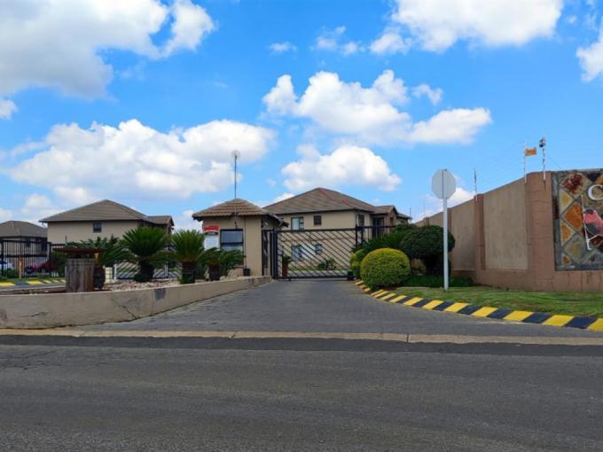 2 Bedroom Simplex for Sale For Sale in Parkrand - MR709914