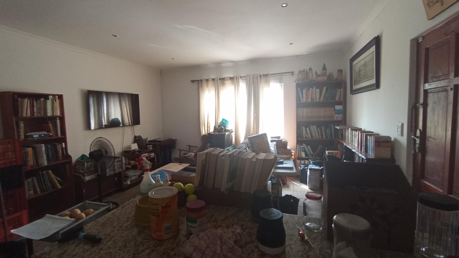 Lounges - 20 square meters of property in Sea View 