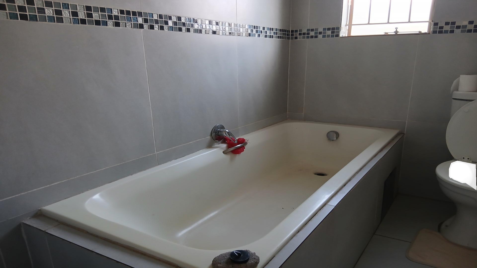 Bathroom 1 of property in Watervalspruit (Vaal)