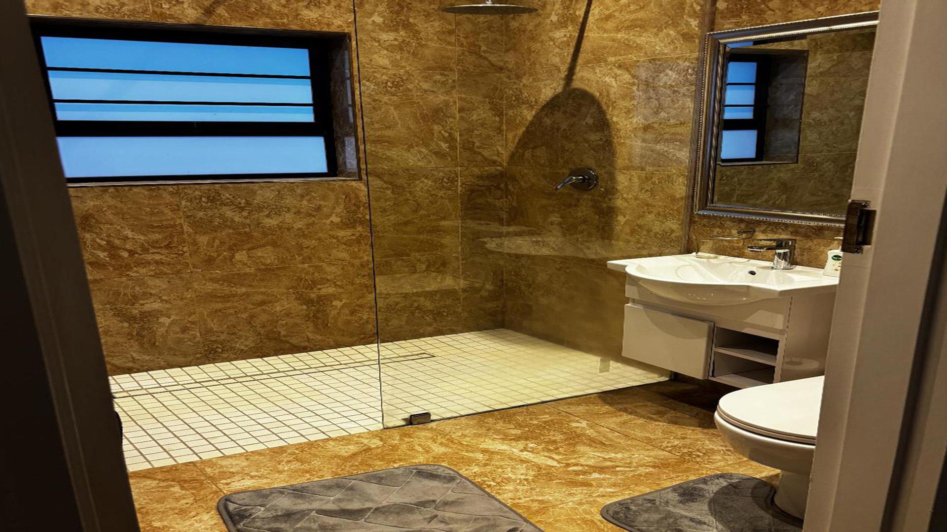 Bathroom 3+ of property in Plettenberg Bay