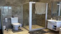Bathroom 2 of property in Plettenberg Bay