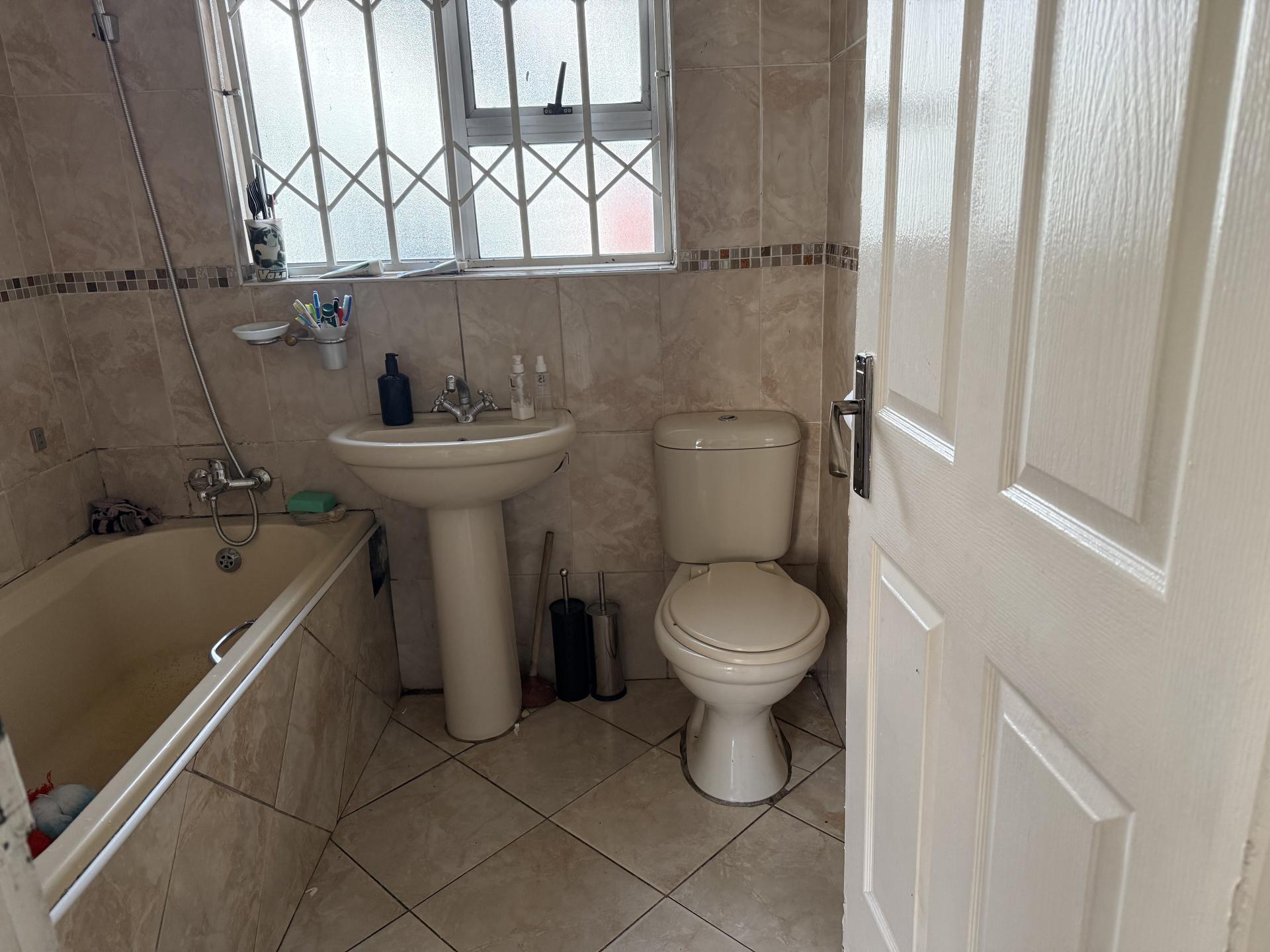 Bathroom 1 of property in Khayelitsha