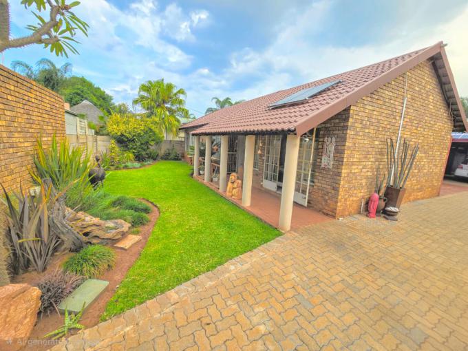 3 Bedroom House for Sale For Sale in Doornpoort - MR709968