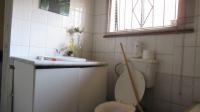 Bathroom 1 - 5 square meters of property in Commercia