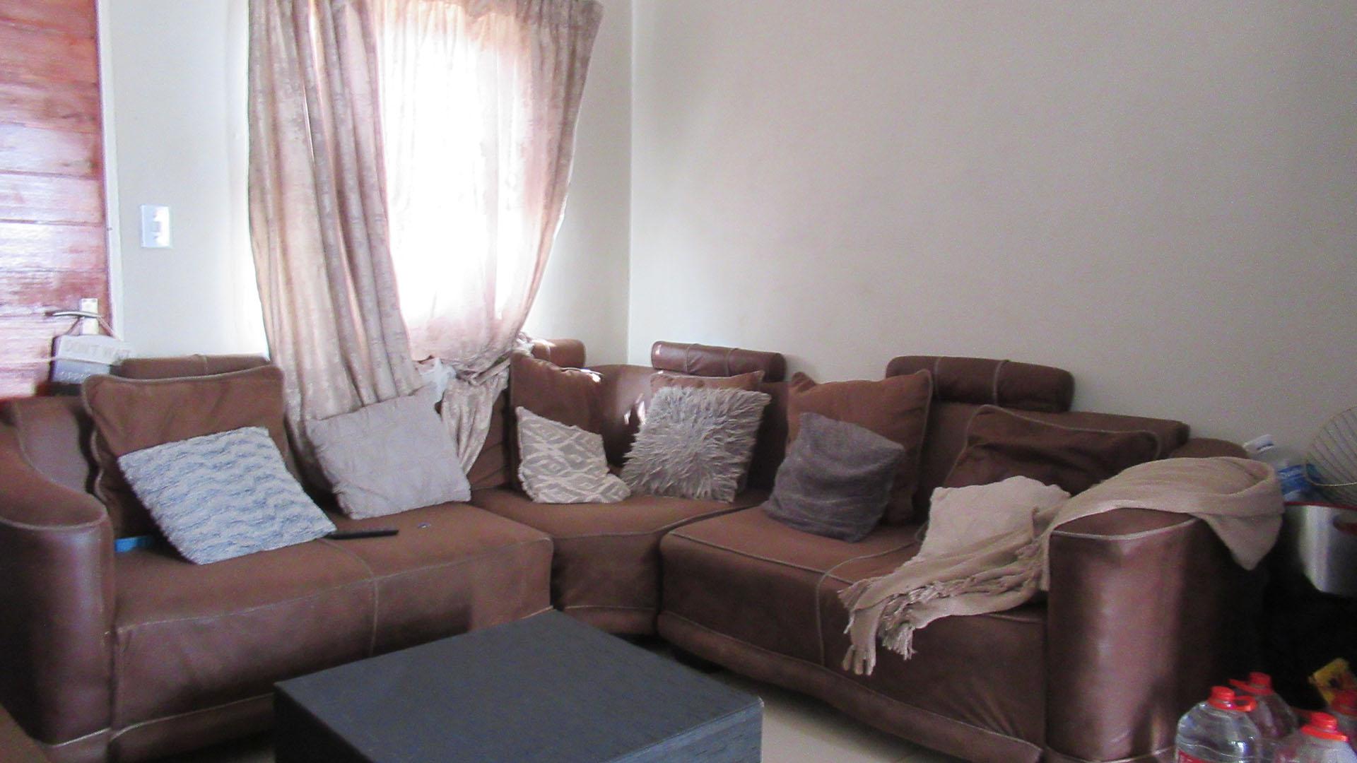 Lounges - 12 square meters of property in Lehae