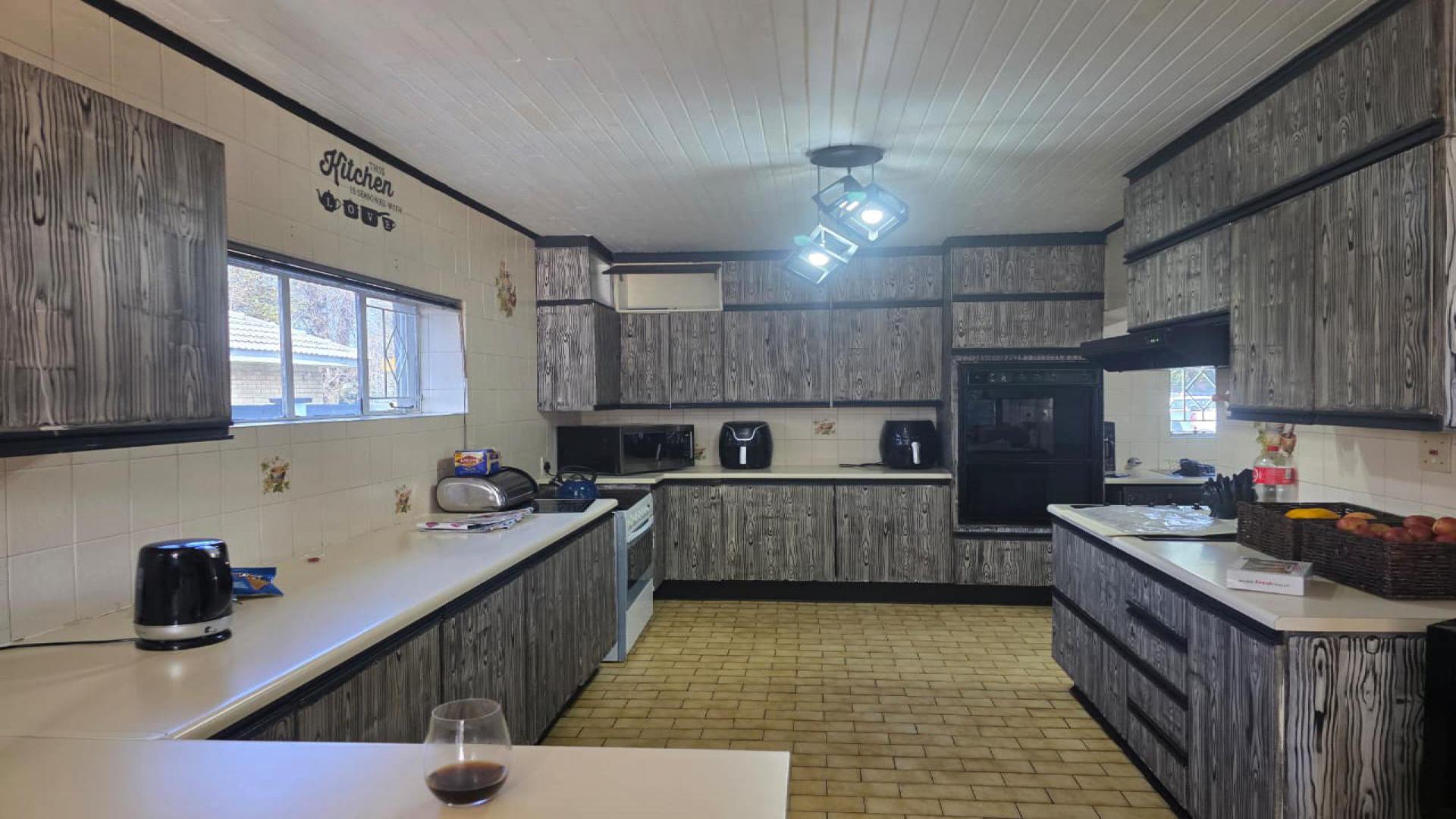 Kitchen of property in Vanderbijlpark