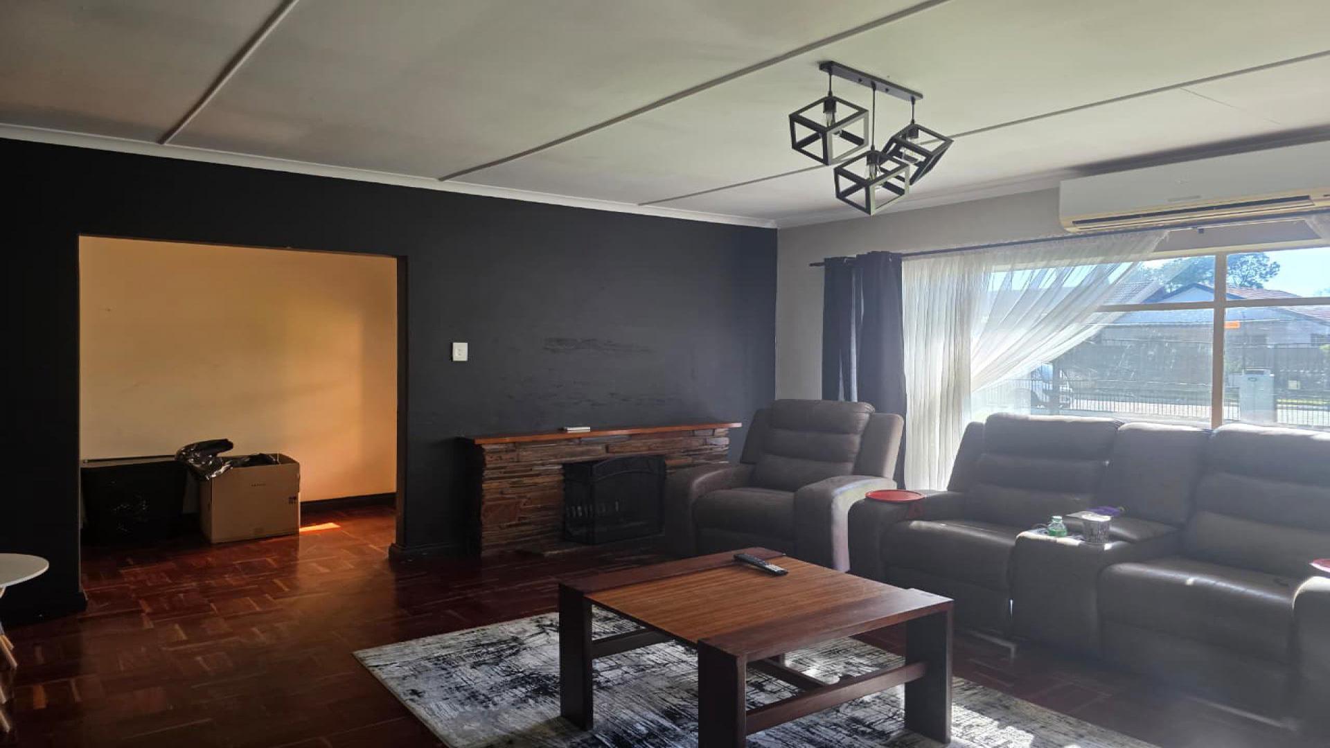 Lounges of property in Vanderbijlpark