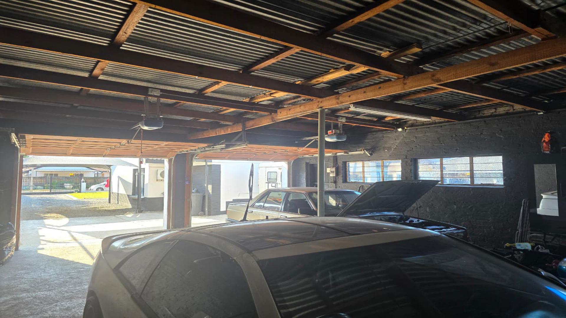 Garage of property in Vanderbijlpark