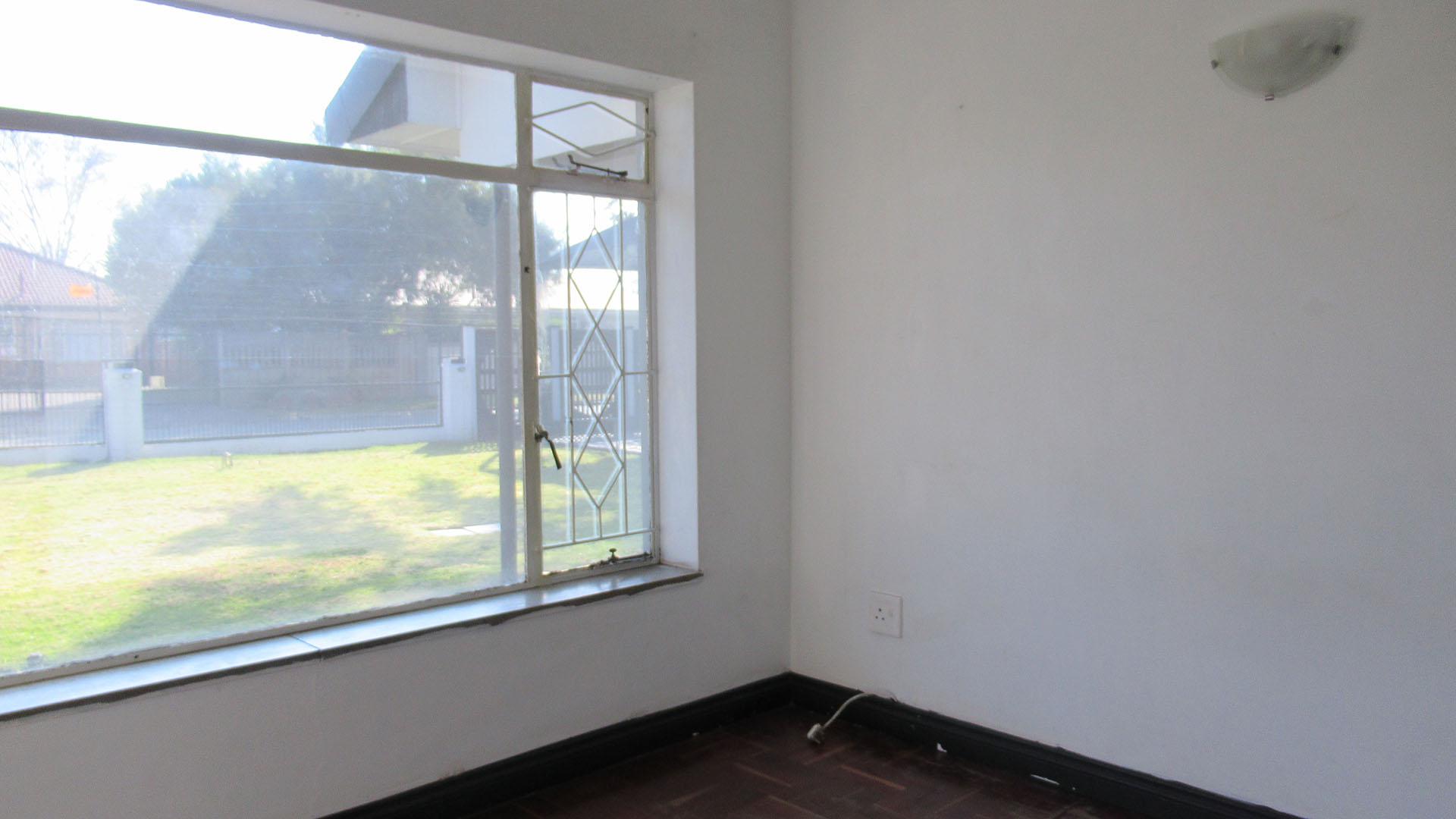 Bed Room 2 - 13 square meters of property in Vanderbijlpark