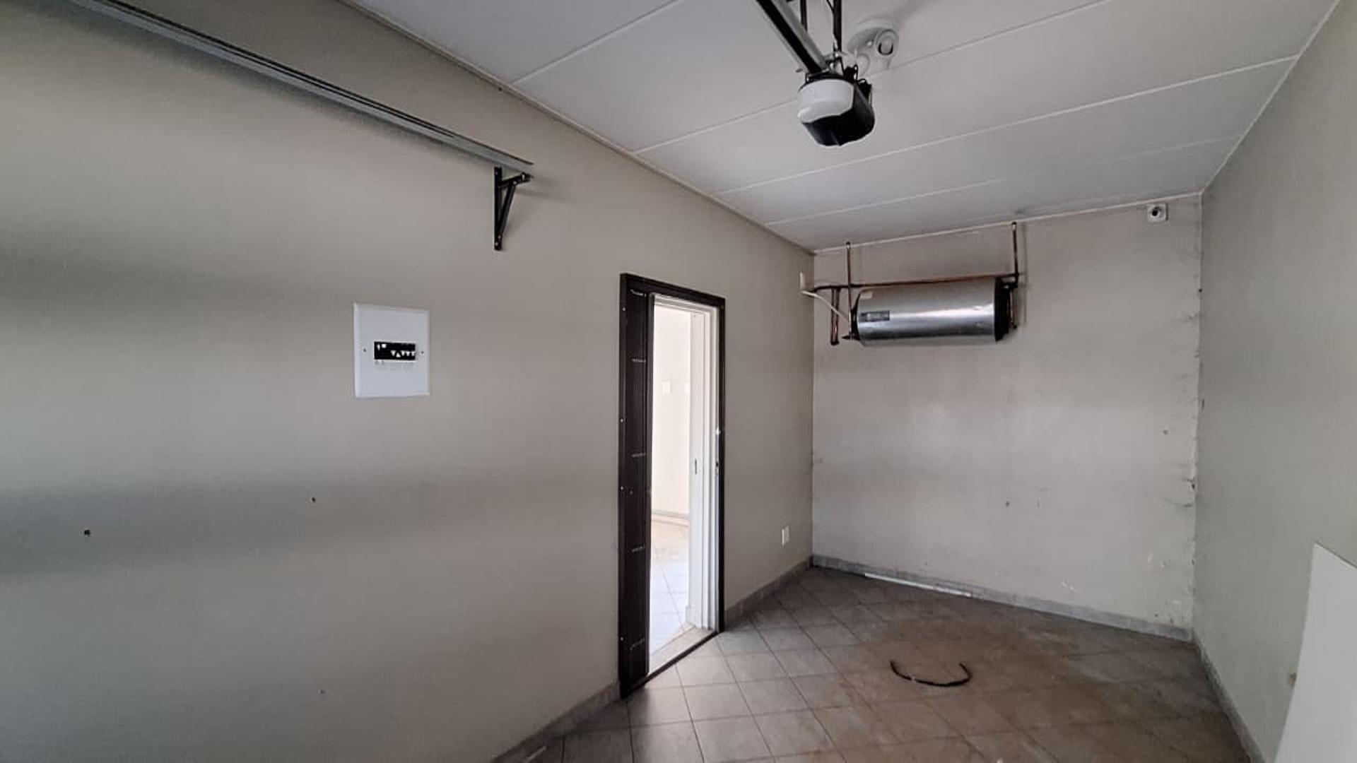 Garage - 26 square meters of property in Albertsdal