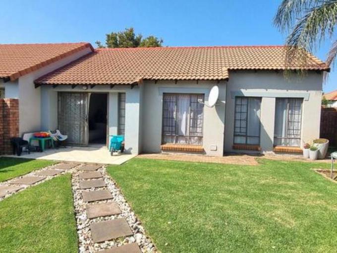 3 Bedroom Simplex for Sale For Sale in Monavoni - MR710004