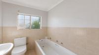 Bathroom 2 of property in Heuwelsig Estate