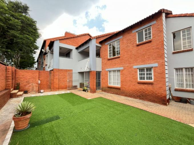 Apartment for Sale For Sale in Die Hoewes - MR710021