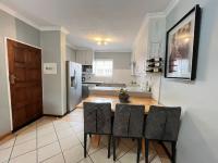  of property in Die Hoewes