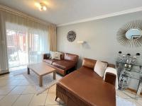  of property in Die Hoewes