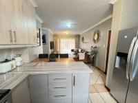  of property in Die Hoewes