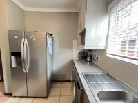  of property in Die Hoewes